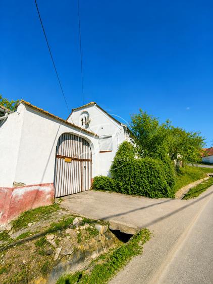 Casa de vanzare la tara cu 1303 mp teren