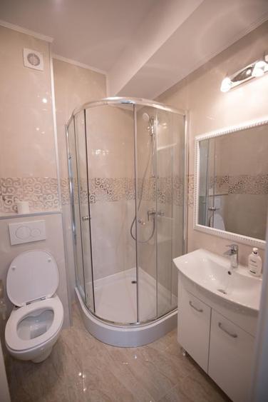 APARTAMENT 3 CAMERE MAMAIA CU VEDERE LA LAC