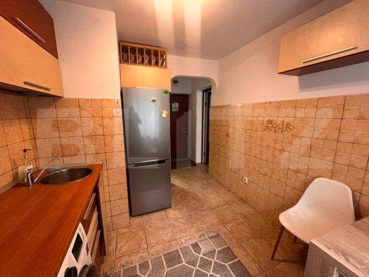 Apartament o camera, 30 mp, etaj intermediar, zona Podu Ros