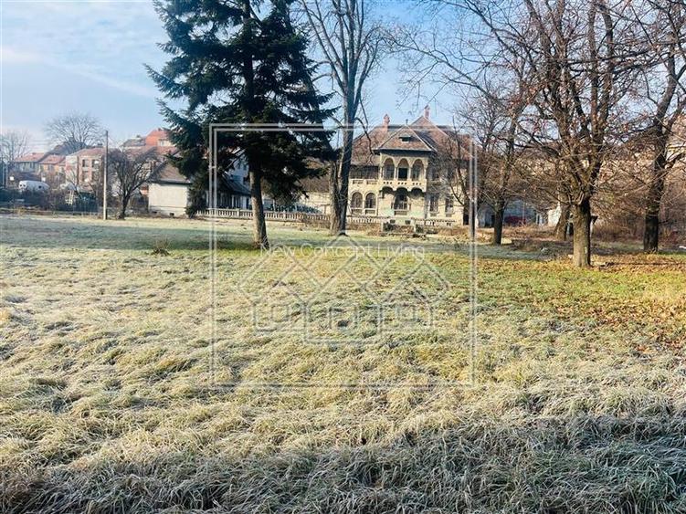 Vila cu 14 camere - teren 5262 mp, 901 mp utili - zona Centrala Sibiu - 4