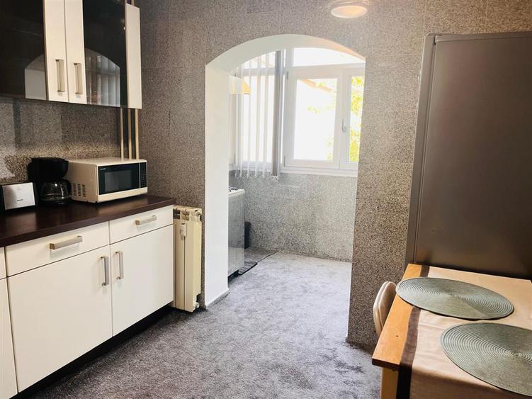 Apartament primitor 2 camere, George Enescu - zona Liceul Energetic