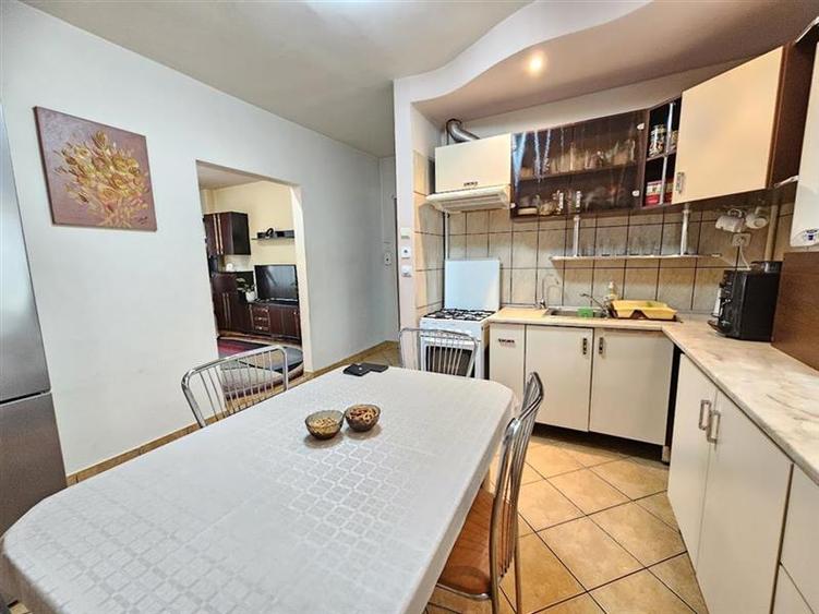 Apartament 3 camere Tudor etaj 2 cu 2 bai, balcon 16 mp.