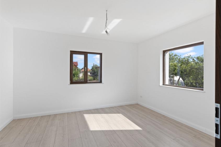 Eleganta, Confortul, Calitatea, liniste Vila P+M Garaj Pecica Arad