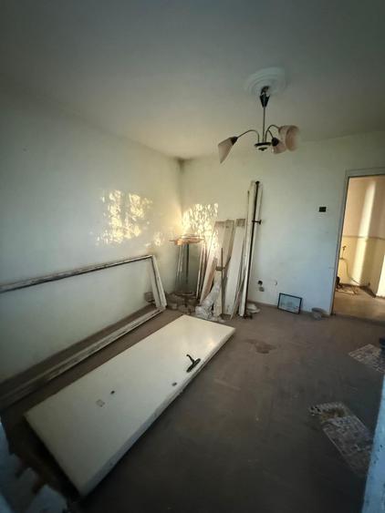 Apartament 3 camere – Bulevardul Independenței etaj 2/3