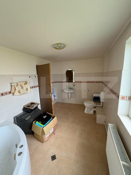 Casa de vanzare P+1+M, 400 mp, teren 630 mp, zona Stefanesti