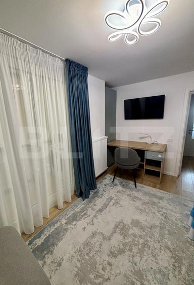 Apartament cu 3 camere, etaj 2, renovat complet - zonă Centrală
