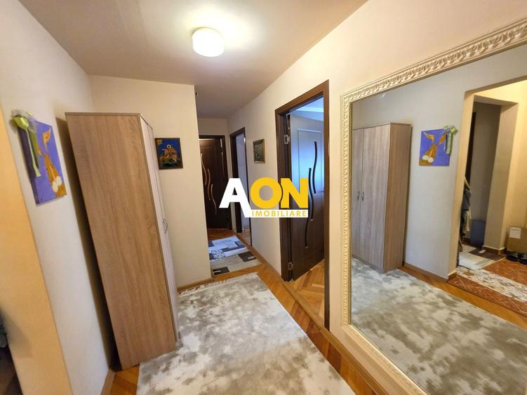 Apartament 3 camere, 2 bai, decomandat, etaj 3, Cetate, zona Stadion