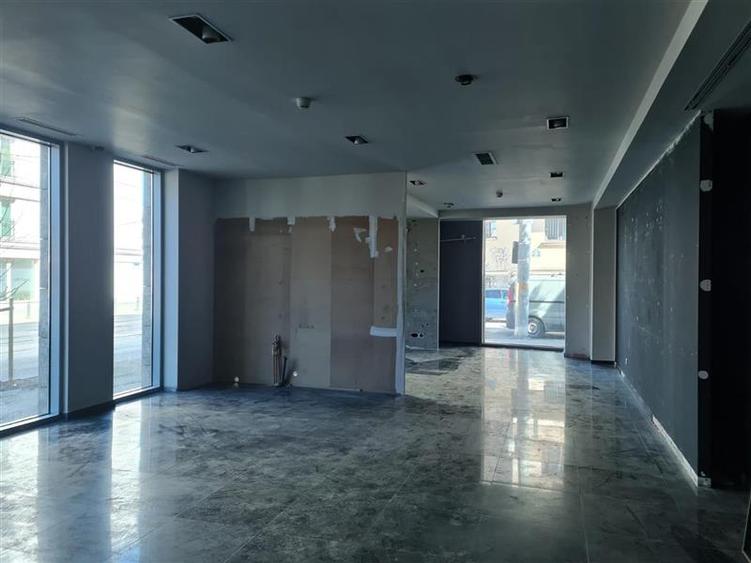 Spatiu comercial Ferdinand - loc parcare - 78 mp - utilitati incluse