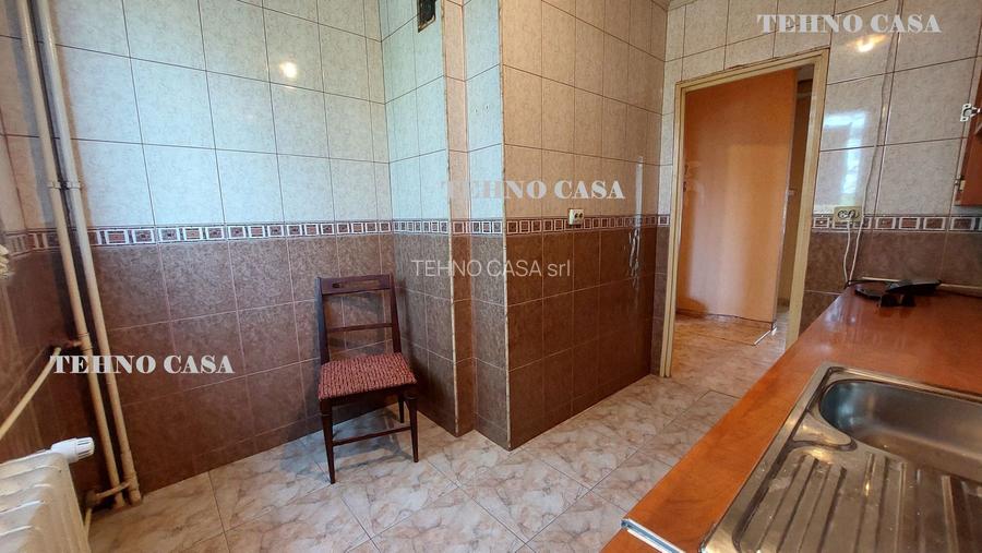 Titan, 550 m de Metrou 1 Decembrie | 4 camere, 2/4, bloc reabilitat - 15