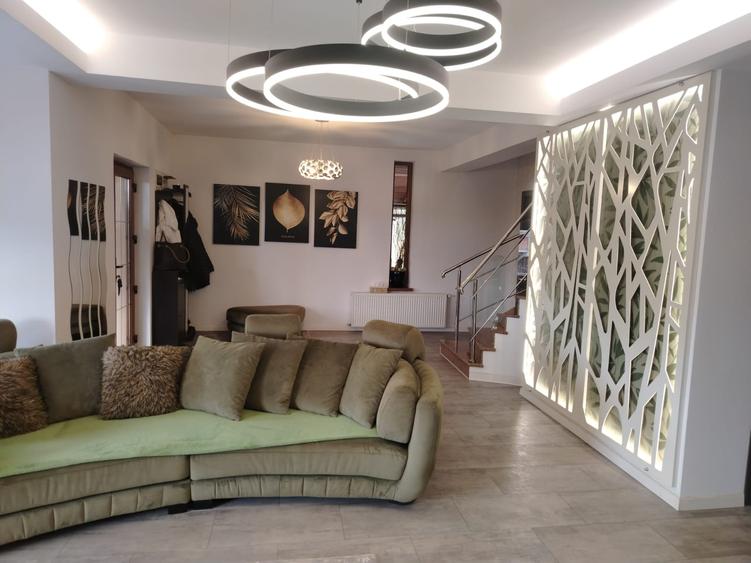 Casa 240mp zona Bradet mobilata utilata-SEMINEU 250000eur neg