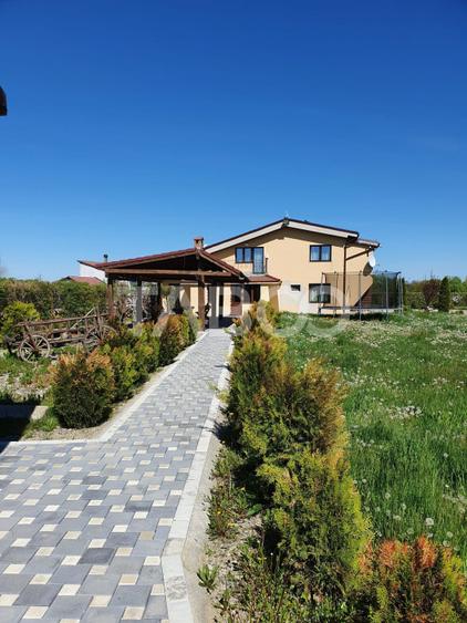 Casa la 5 minute de Fagaras Ultramoderna 300 mp utili la cheie