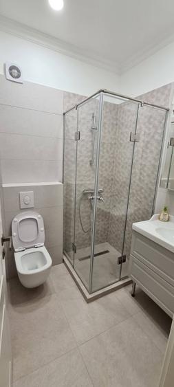 Inchiriez apartament 4 camere Bd. Dacia, recent renovat.