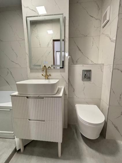 Apartament ultrafinisat cu 4 camere decomandate,etaj intermediar,zona Manastur