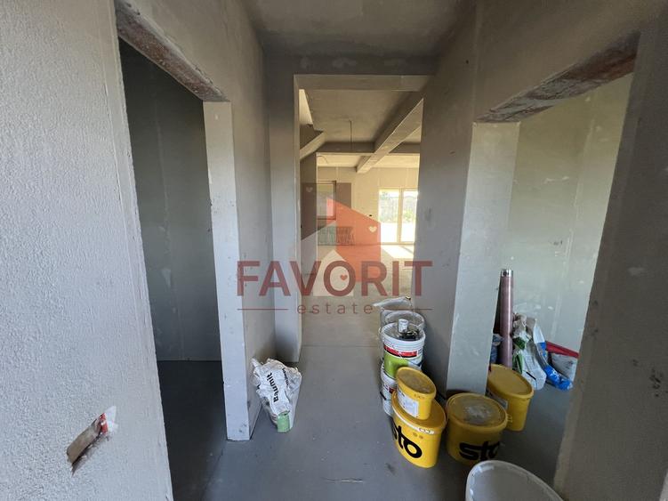 Duplex 5 camere despartit prin garaj | Giroc