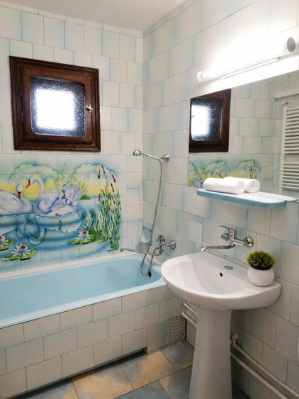 Închiriez (schimb) apartament 4 camere, complet mobilat