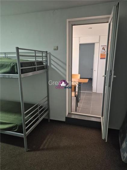Loc în cameră — 160 EUR lună | Tot inclus | Metrou 2 minute Mihai - 10