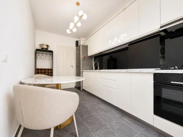 Apartament cu 3 camere, Decomandat, Metrou Dimitrie Leonida