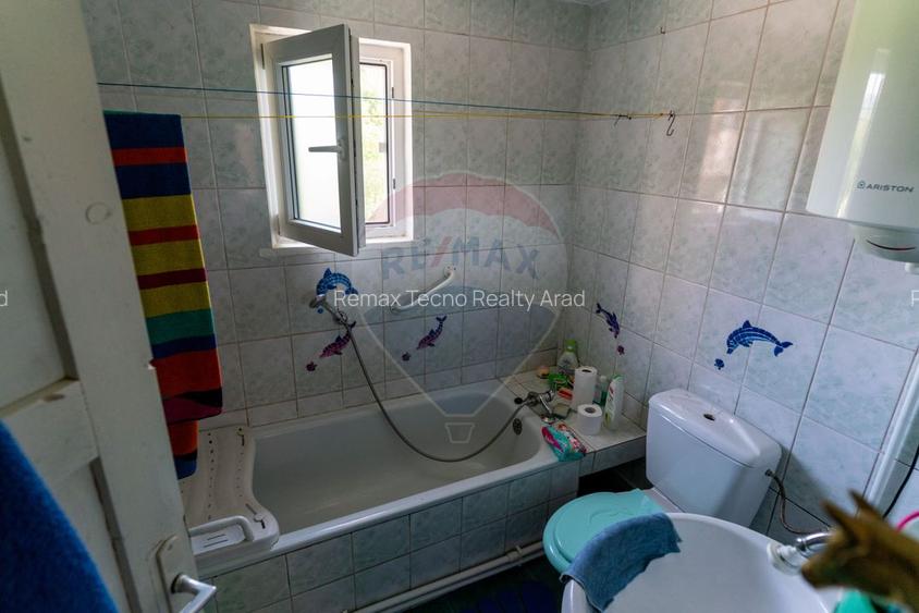 Casă  cu 10 camere in 2 corpuri de cladire (se pot vinde separat) - 4