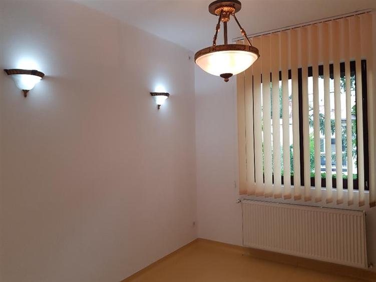 Inchiriere vila office