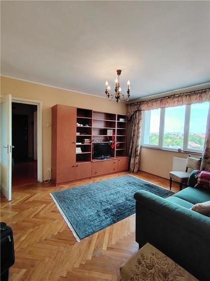 Apartament 3 camere zona Calea Grivitei Podul Grand