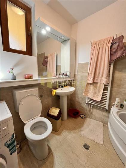 Casa 5 camere,  Ploiesti,  zona Bd. Castanilor - 18