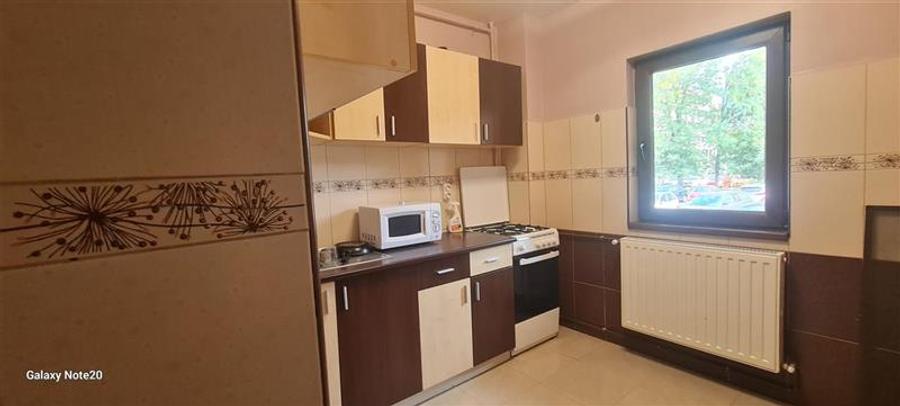 DE INCHIRIAT 3 CAMERE ZONA SPITAL