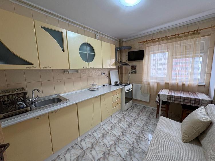 AP. 2 CAMERE P-TA SUDULUI, BLOC REABILITAT, BUCATARIE INCHISA,METROU