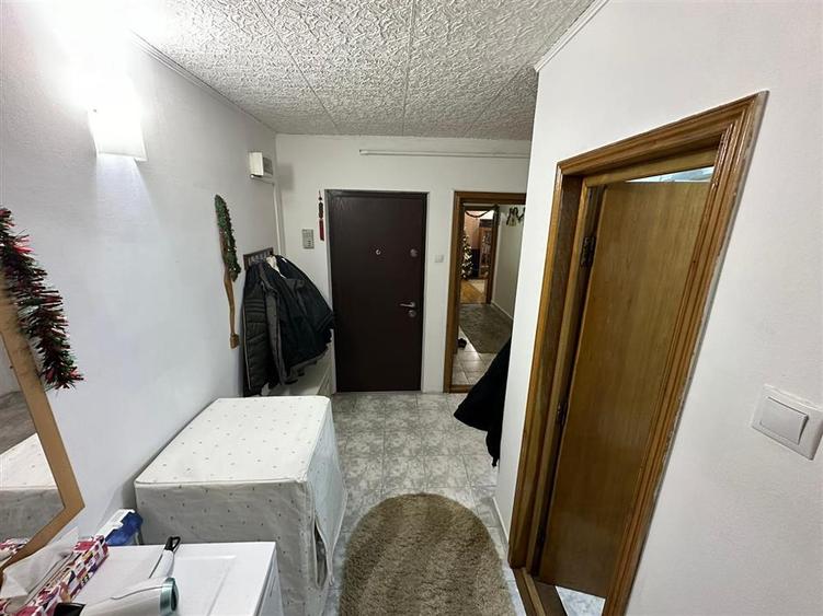 Apartament cu 4 camere/Spatiu birouri/ Cabinet - Nicolina