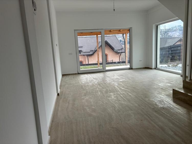 Casa noua cu 4 camere in zona Nicolina - Hlincea
