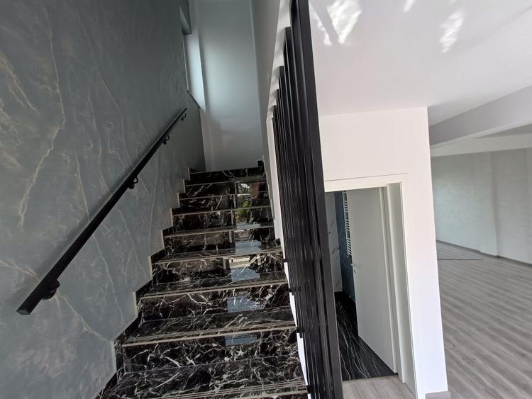 Casa 4 Camere, De Vânzare, Zona Rediu, IAȘI