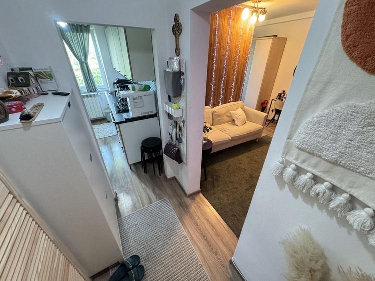 Apartament 2 camere complet renovat | Zona Liceul Traian | Etaj 1
