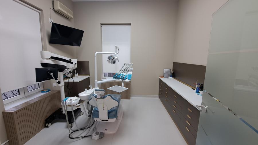 BUSINESS LA CHEIE IN VILA RENOVATA - CLINICA STOMATOLOGICA
