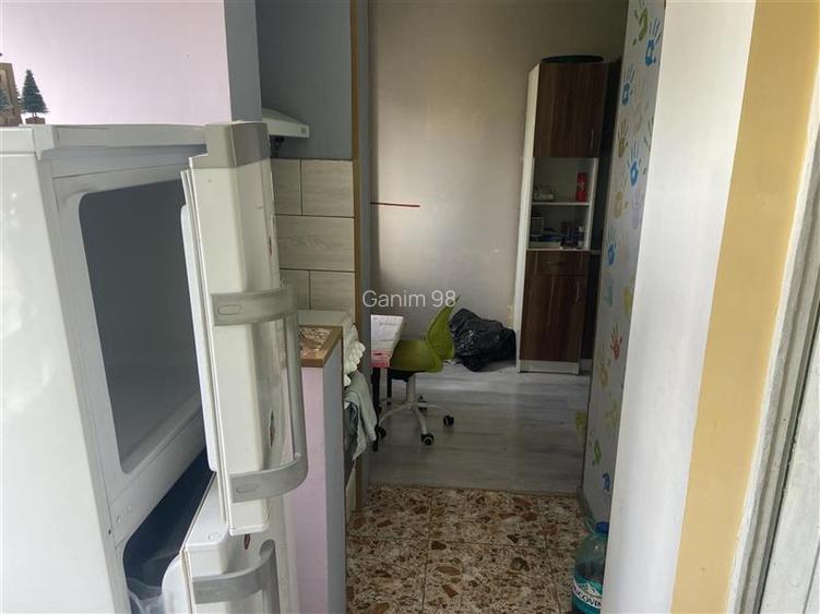 Apartament 2 camere ,etaj 1 din 4 , 54 mp, zona Inspectoratul Scolar, decomandat - 7