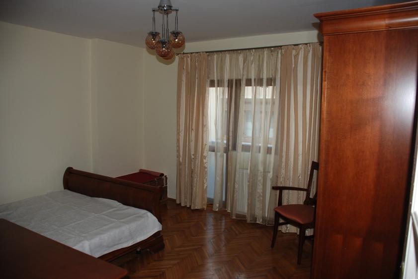 Apartament 3 camere Dorobanți – Piața Victoriei, 76 mp utili, 2 băi, renovat