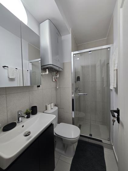 Metrou Costin Georgian, garsoniera moderna/lux, prima inchiriere.