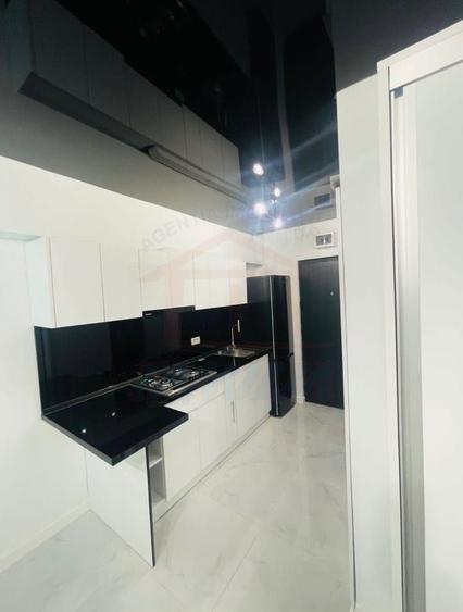 SE INCHIRIAZA APARTAMENT, 300 EURO, PIATA ENERGIEI