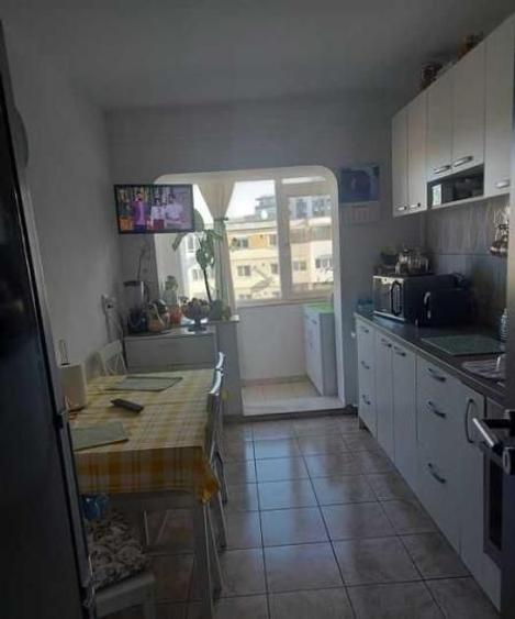 APARTAMENT 3 CAMERE DECOMANDAT CONFORT 0 ZONA TROCADERO