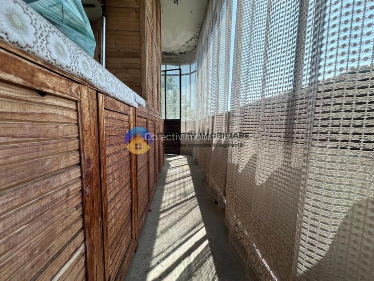 Apartament 3 camere de vânzare - Zona Centrală / 2 băi - 17