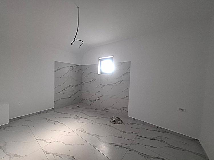 Vand Casa Noua Moderna P+1E, Finisaje Premium, 5 Camere, Curte 400mp