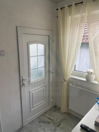 Casa renovata 250 mp utili si teren 935 mp in zona centrala Cisnadie
