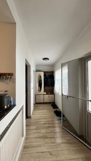 Casa cu 4 camere de vanzare in Oradea, zona Dragos Voda