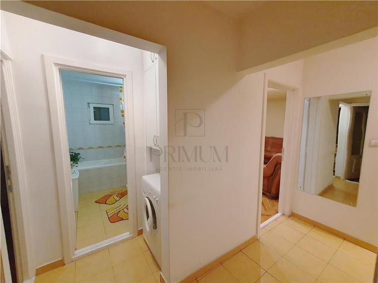SOARELUI - 3 CAM - 2 BAI - SPATIOS - CENTRALA PROPRIE - ETAJ INTERMEDIAR - ZONA