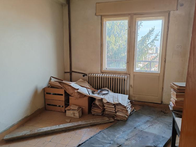 Apartament 5 camere pozitie deosebita zona Colinei