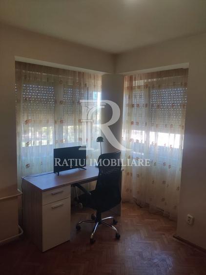 Apartament cu 3 camere de închiriat | Centrul Civic | Oradea