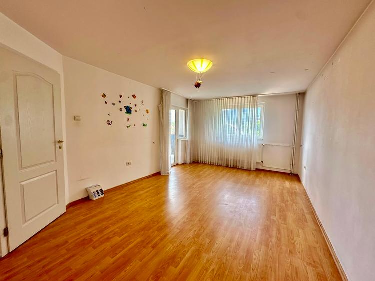 PROPRIETATE GENEROASĂ DE VÂNZARE ÎN ZĂRNEȘTI | 600 MP CONSTRUIȚI | TEREN 800 MP