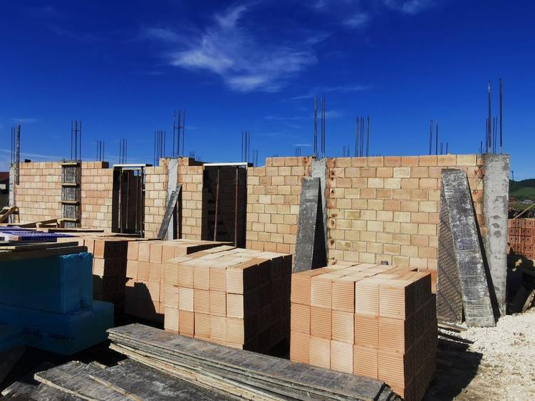 Apartament 3 camere bloc nou Sanpetru zona Primaverii