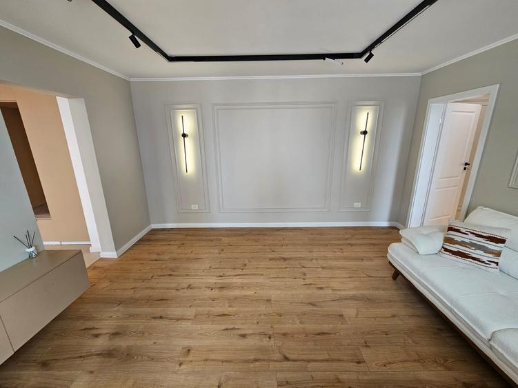 Apartament 3 Camere Renovat ( Mobilat si Utilat - totul nou )