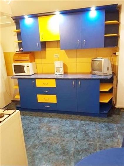 Apartament 3 camere, 2 balcoane,  2 bai zona Calea Bucuresti