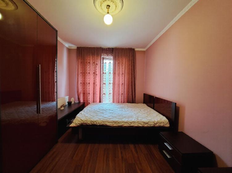 Apartament 2 camere spațios + parcare in Zona Florilor-Floresti