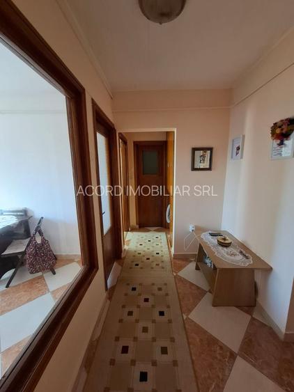 Apartament 3 camere zona Tomis Nord vedere panoramică - 11